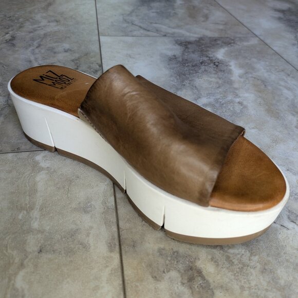 Miz Mooz 'Pollock' Leather Platform Sandals (women's 40) - Picture 3 of 11